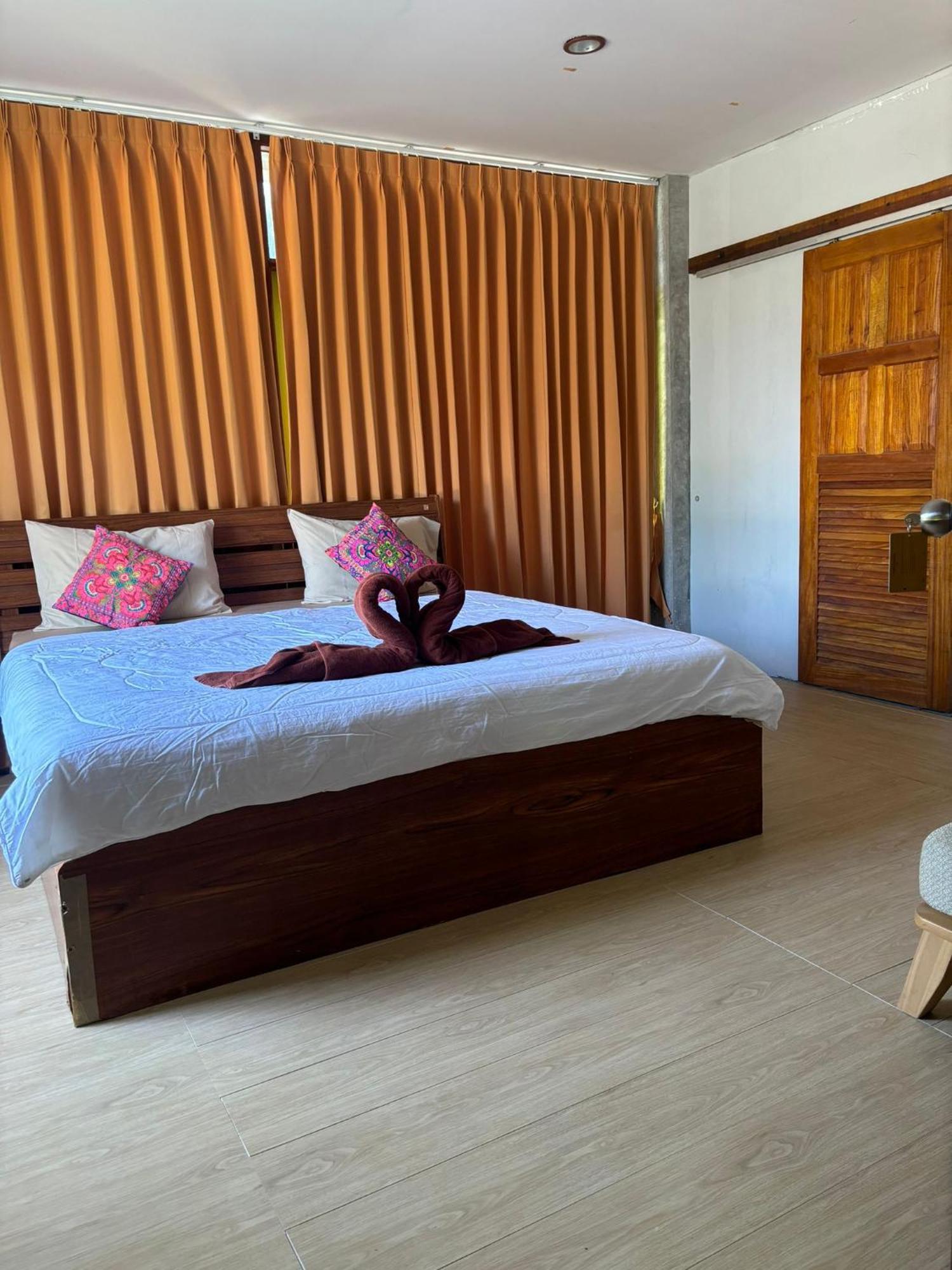 Tonmai Suites Ko Lanta エクステリア 写真
