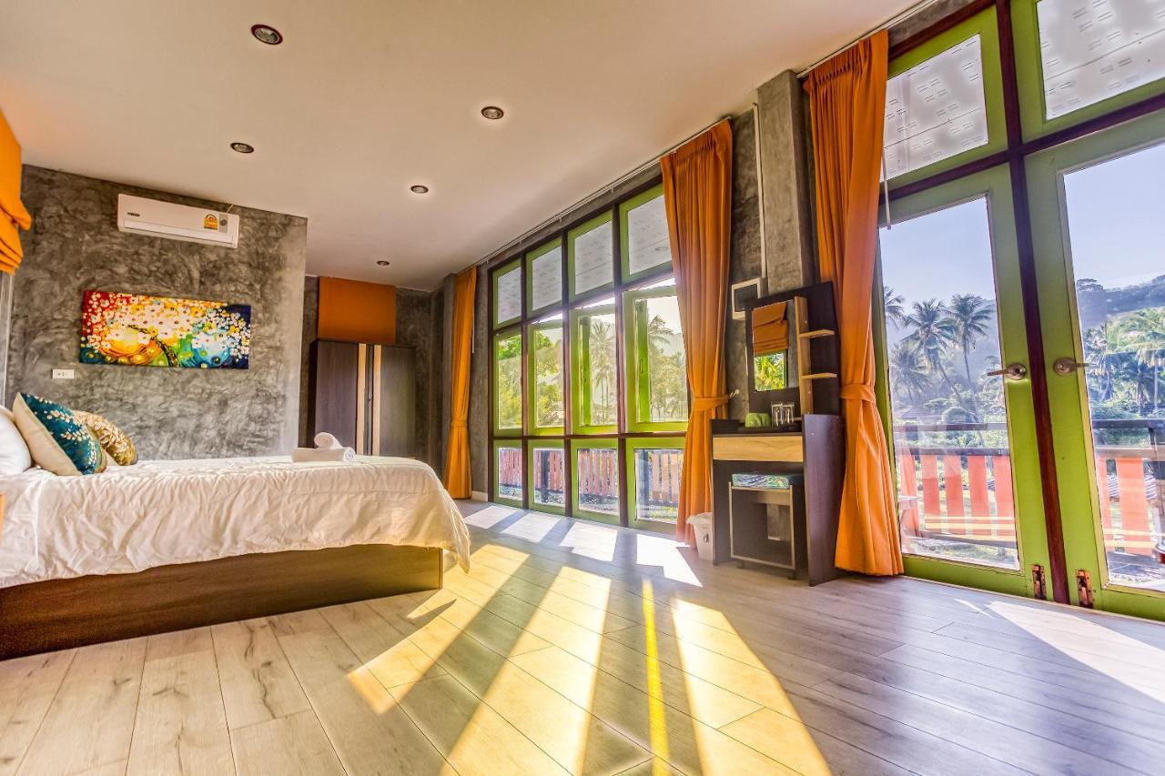 Tonmai Suites Ko Lanta エクステリア 写真